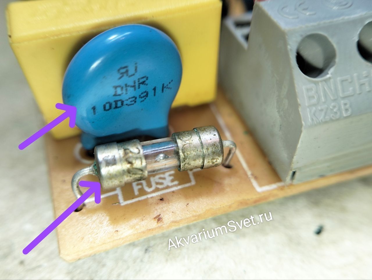 Варистор и предохранитель в ЭПРА Juwel 1x15W